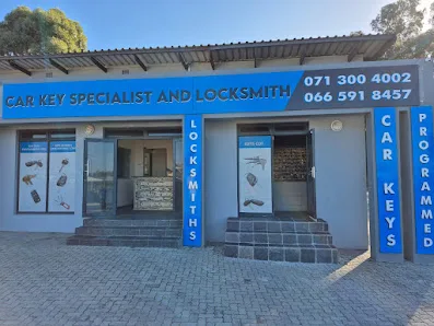 Car Key Specialists and Locksmiths - photo 2