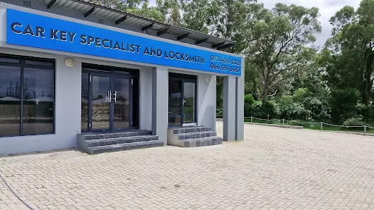 Car Key Specialists and Locksmiths - photo 3